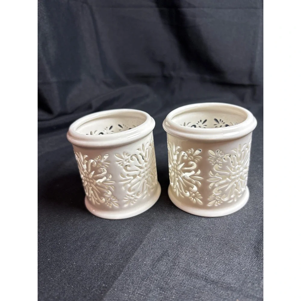 Set of 2 White Metal Pierced Lattice Snowflake‎ Votive Candle Holders Glossy
